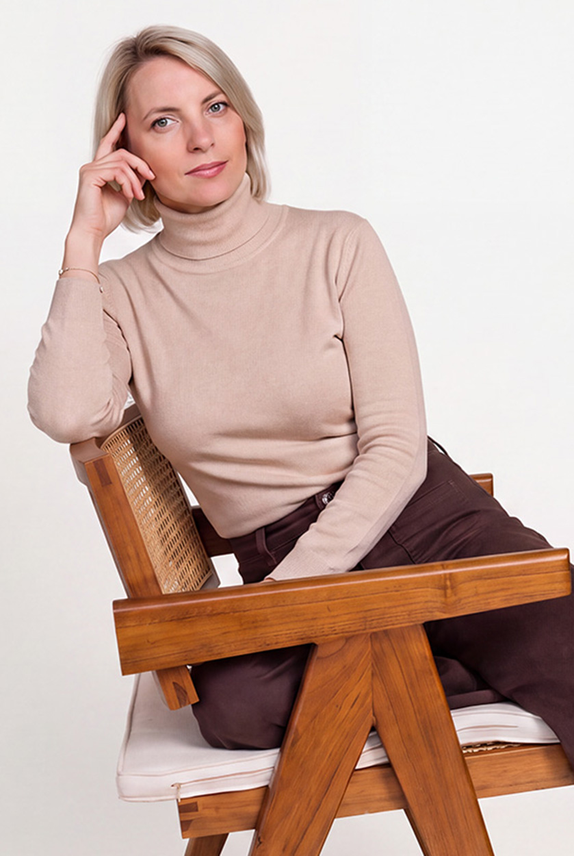 Leicht taillierter Rollkragenpullover für große Damen